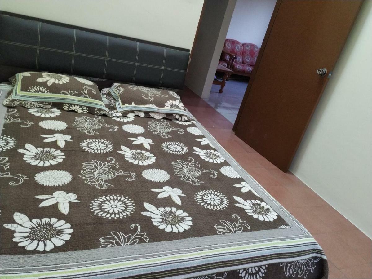 Homestay Ibu Pekan Eksteriør billede