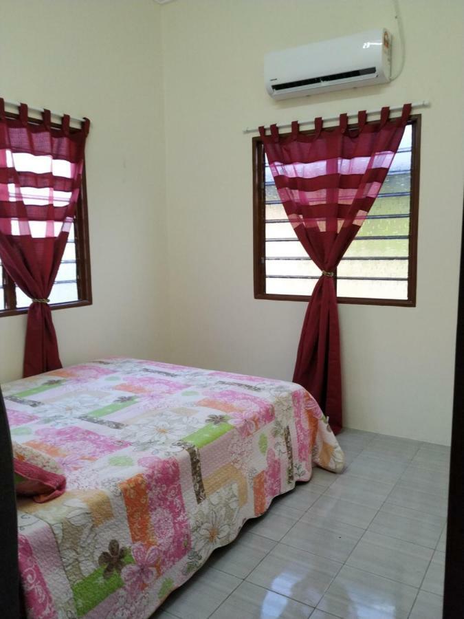 Homestay Ibu Pekan Eksteriør billede
