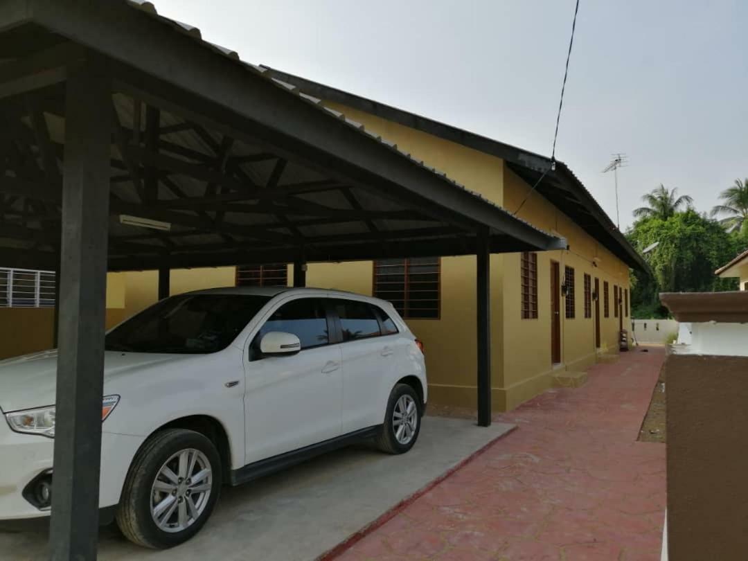Homestay Ibu Pekan Eksteriør billede